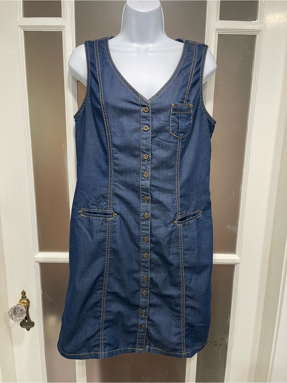 Point Zero Indigo Button-Front Sleeveless Denim Midi Dress
